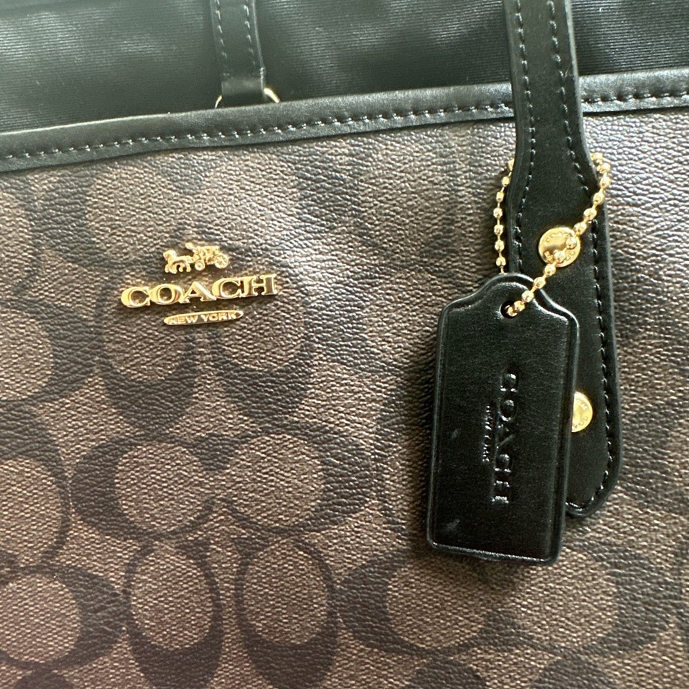 Coach Tote with Black Trim - Picture 14 of 14